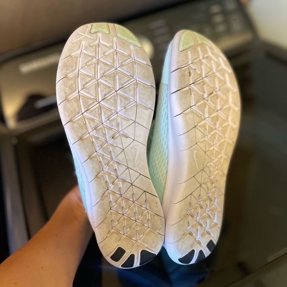 Light blue slip on women’s Nikes - Picture 3 of 4